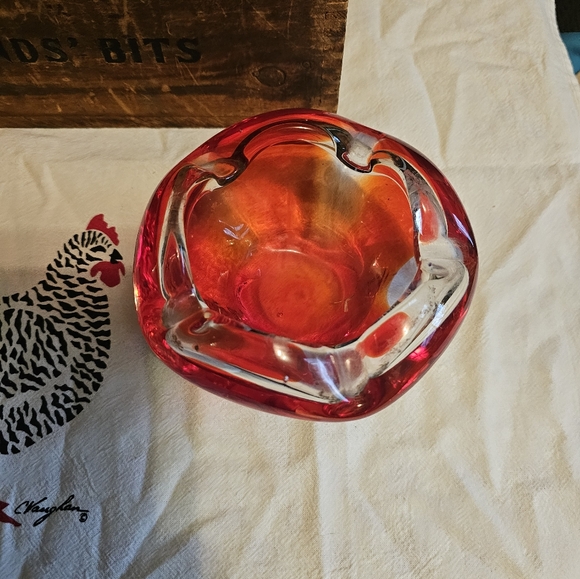 Vintage MCM Glass Ashtrays - Picture 2 of 5